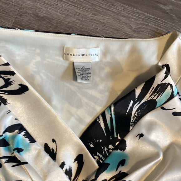 London Style Dress 👗 - Picture 2 of 6